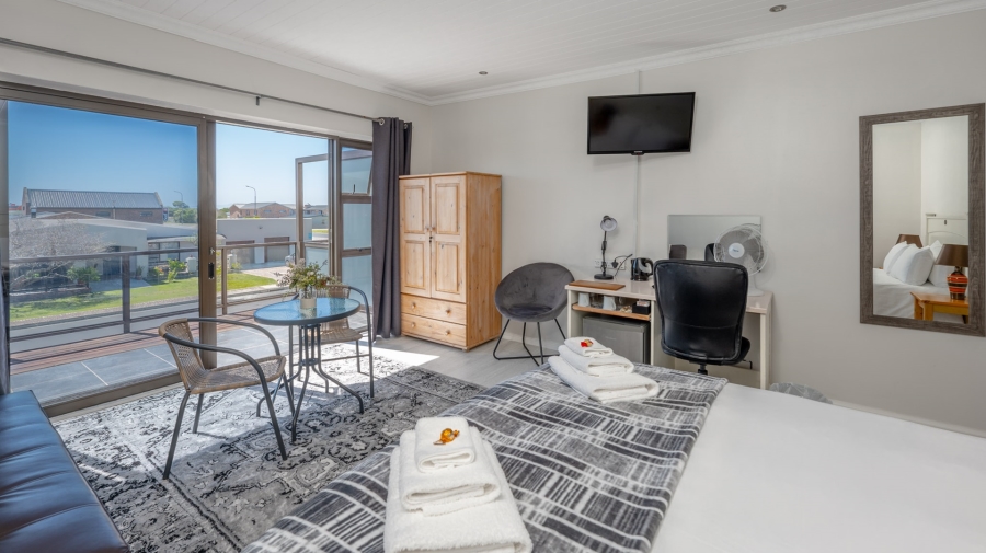 9 Bedroom Property for Sale in Struisbaai Western Cape